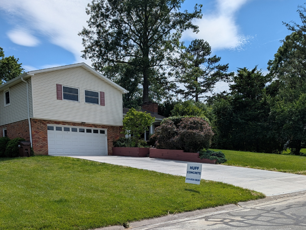 Huff concrete can replace your cracked or asphalt driveways with new concrete